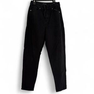 PrettyLittleThing Jet Black Boyfriend Jeans